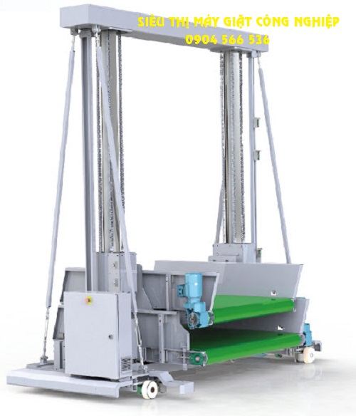 Băng tải chuyền đồ vải sau khi ép nước