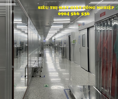 Môi trường làm việc nhà máy sản xuất linh kiện điện tử