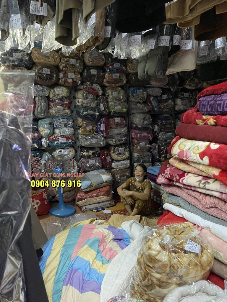 Bên trong 1 cửa tiệm giặt là lợi nhuận cao