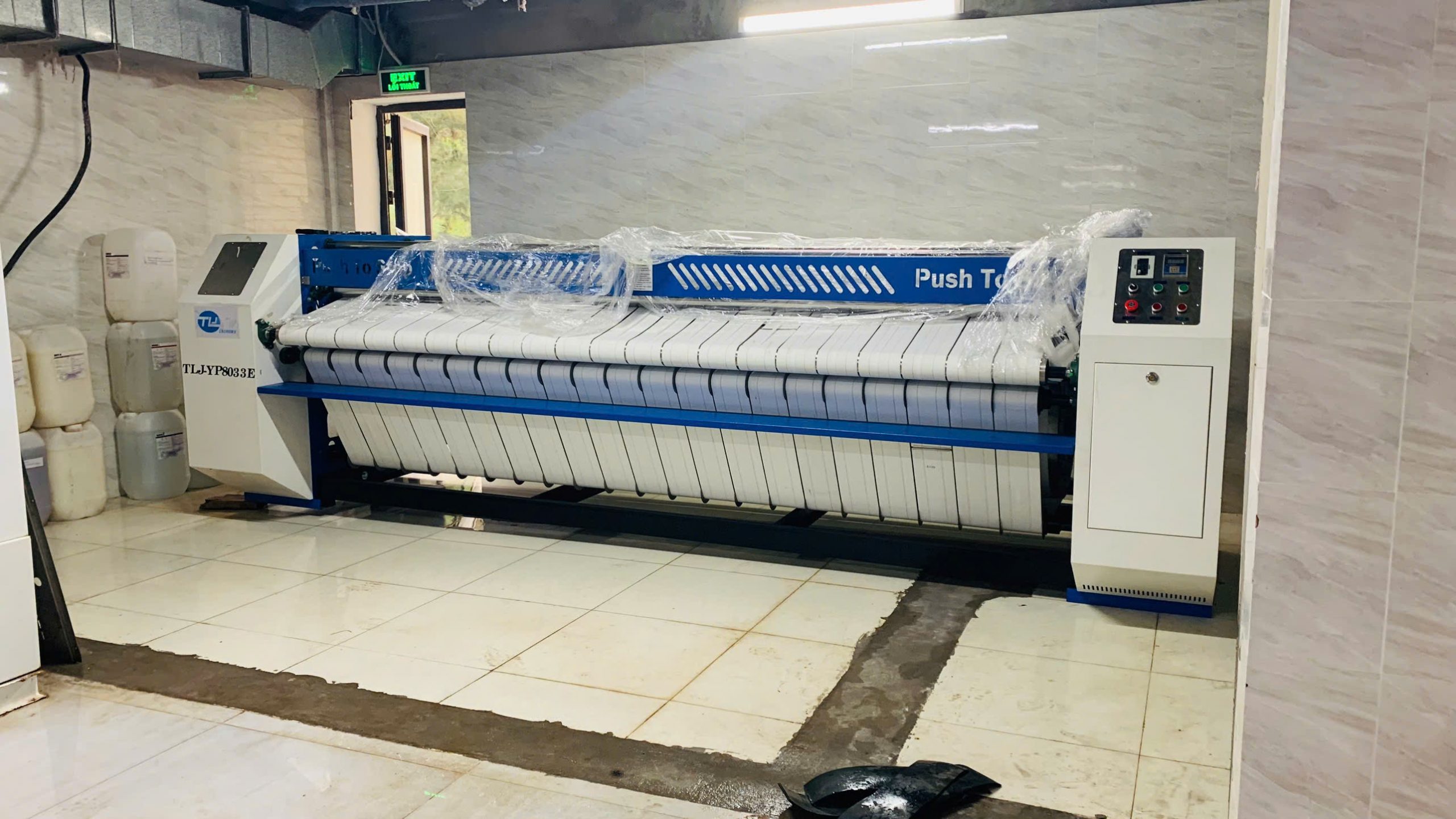 Máy Là Lô công nghiệp cho khách sạn