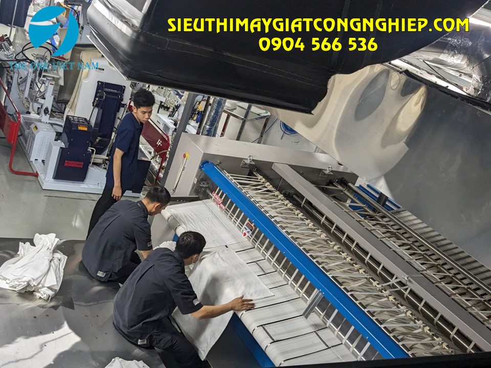 Máy gấp ga cho khách sạn tại Hà Nội