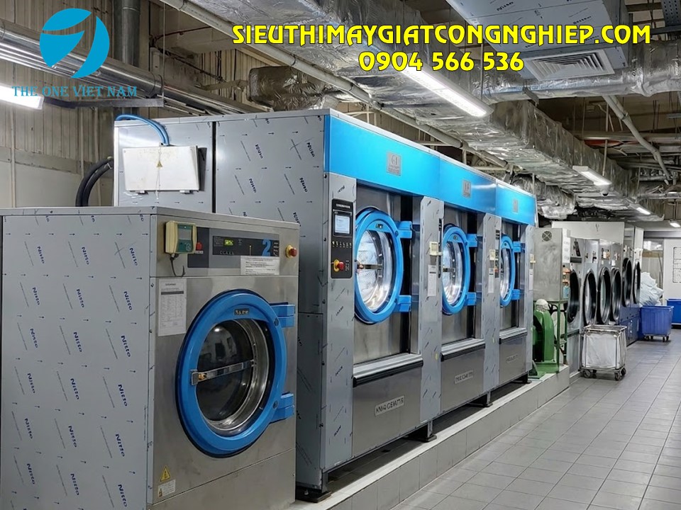 Hệ thống máy giặt công nghiệp trong xưởng giặt Thanh Hóa