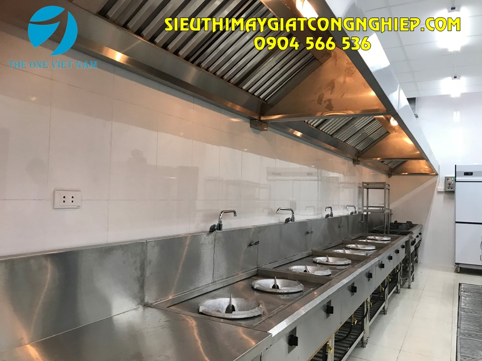 Hệ thống bếp xào trong khu nấu chính
